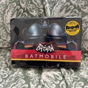 Batmobile Classic Limited  Tin 1/32 George Barris Polar Light Model - New Sealed